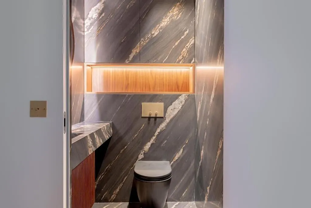 Stylish Rue Des Rosiers Gem Brand New 2-Bedr Apartment Paris