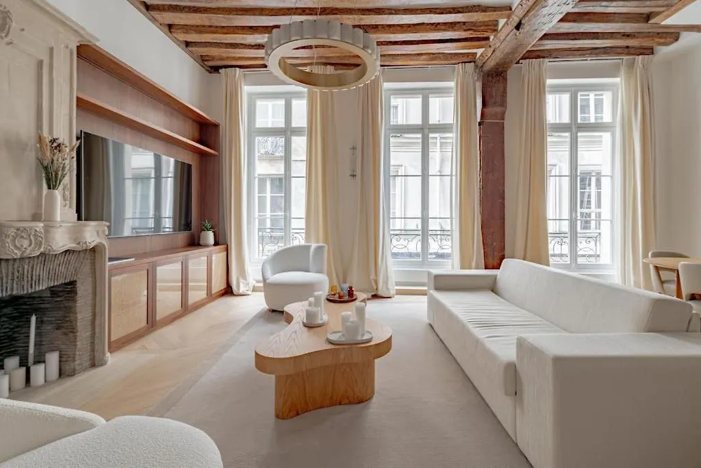 Stylish Rue Des Rosiers Gem Brand New 2-Bedr Apartment Paris