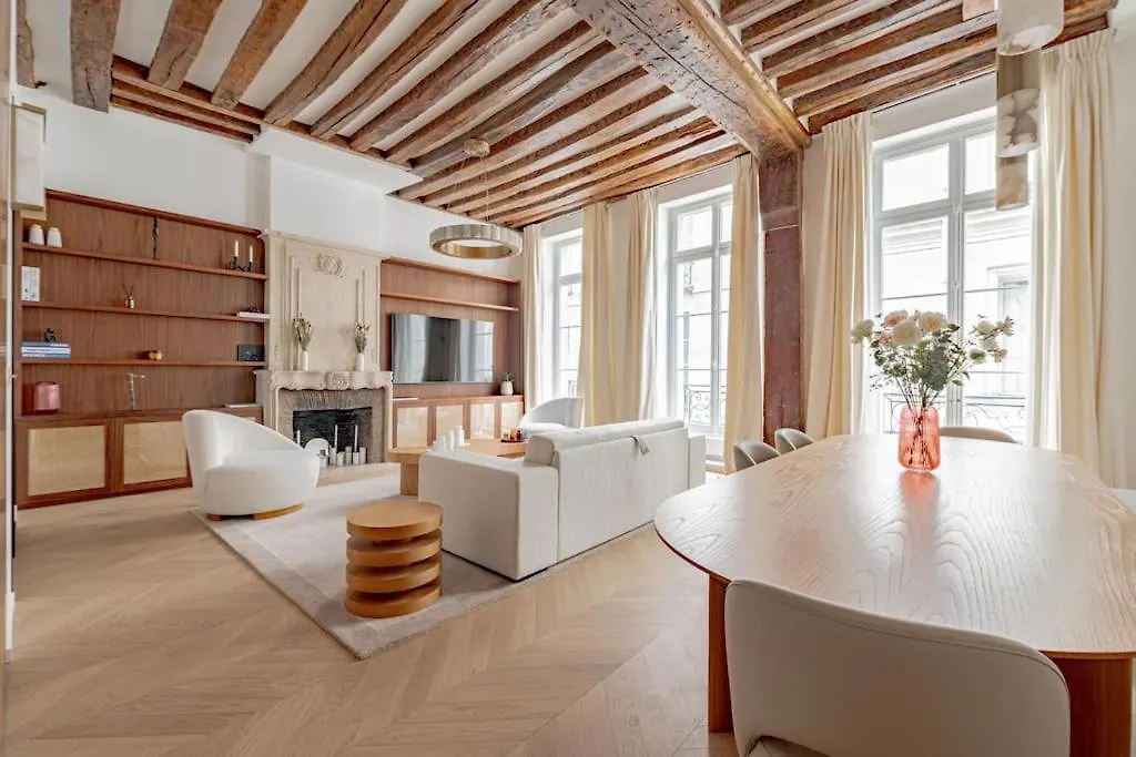 Stylish Rue Des Rosiers Gem Brand New 2-Bedr Apartment Paris