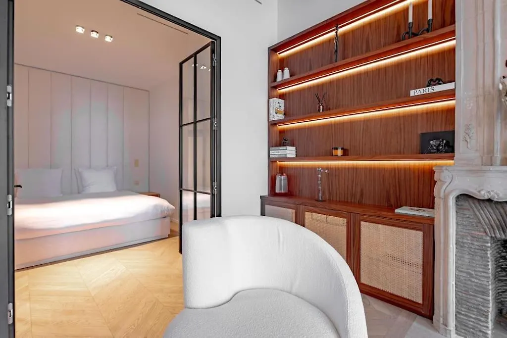 Stylish Rue Des Rosiers Gem Brand New 2-Bedr Apartment Paris