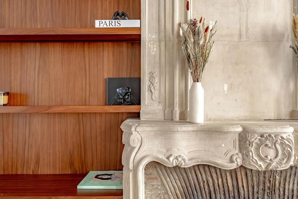 Stylish Rue Des Rosiers Gem Brand New 2-Bedr Apartment Paris