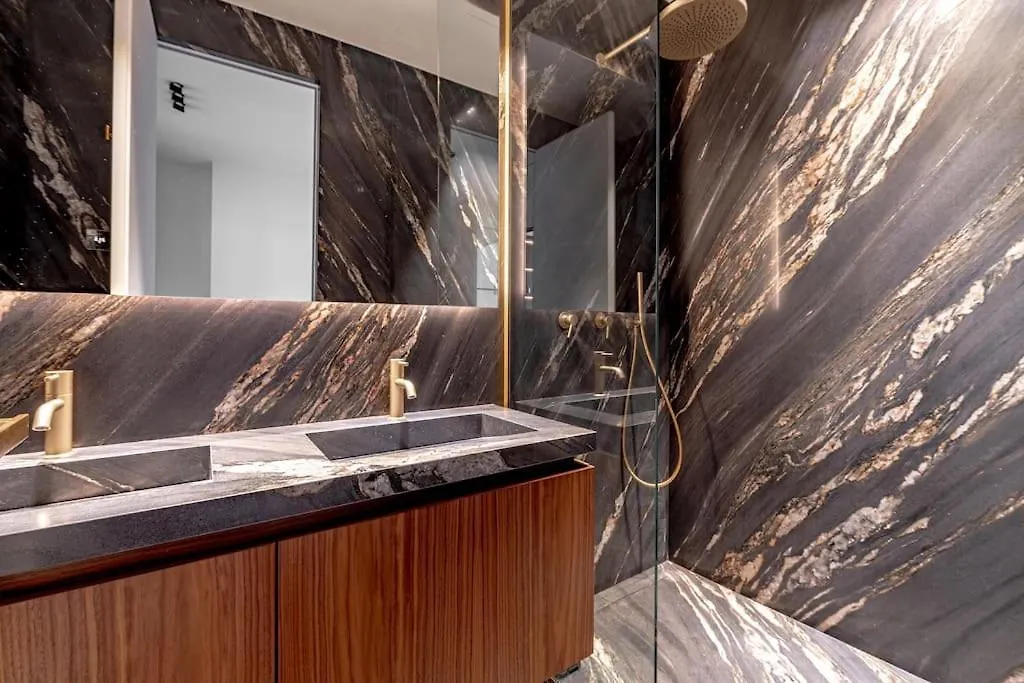 Stylish Rue Des Rosiers Gem Brand New 2-Bedr Apartment Paris