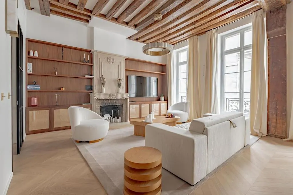 Stylish Rue Des Rosiers Gem Brand New 2-Bedr Apartment Paris